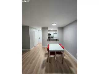 Photo #4: 22454393 Listing