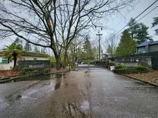 Photo #5: 22454393 Listing