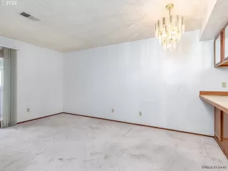 Photo #5: 22454654 Listing