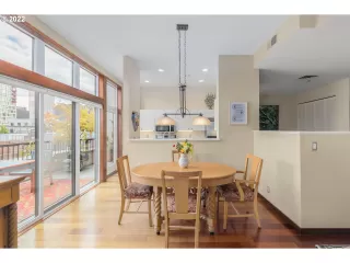 Photo #4: 22454676 Listing