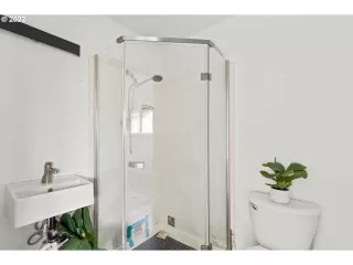 Photo #3: 22455226 Listing