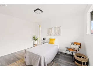 Photo #6: 22455226 Listing