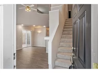 Photo #5: 22455231 Listing