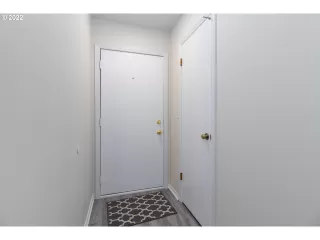 Photo #4: 22455356 Listing