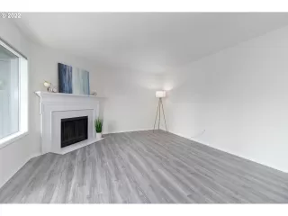 Photo #6: 22455356 Listing