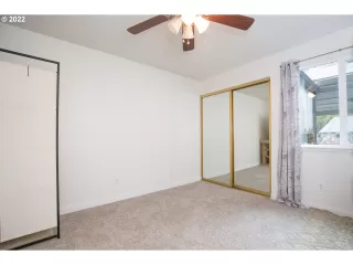 Photo #6: 22455394 Listing