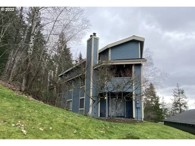 MLS: 22455646 Condo For Sale