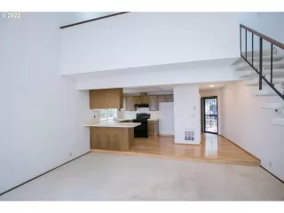 Photo #4: 22456630 Listing