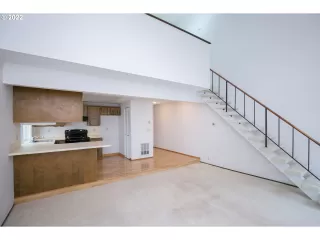 Photo #5: 22456630 Listing