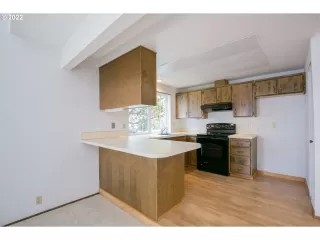 Photo #6: 22456630 Listing