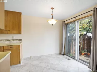 Photo #5: 22456634 Listing