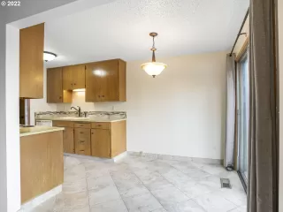 Photo #6: 22456634 Listing