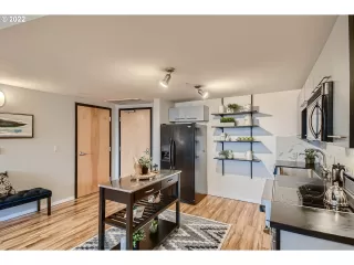 Photo #4: 22456811 Listing