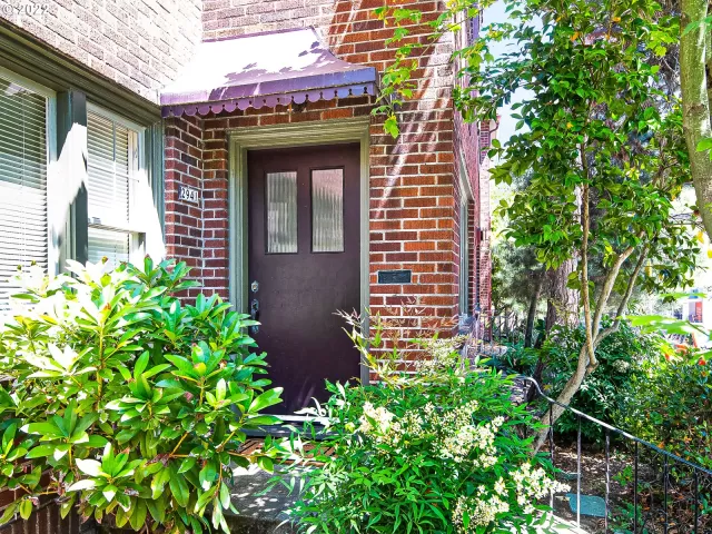 MLS: 22457372 Condo For Sale