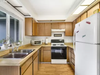 Photo #6: 22457838 Listing