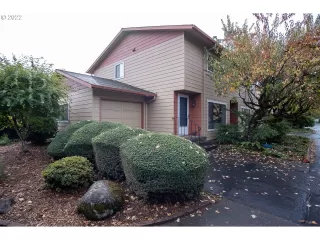 Photo #5: 22458990 Listing