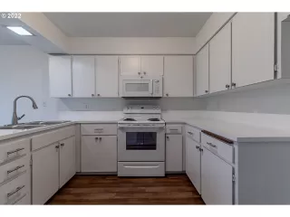 Photo #3: 22459105 Listing