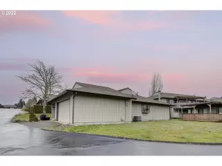 Photo #3: 22459688 Listing