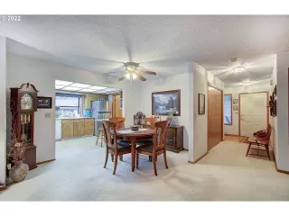 Photo #5: 22459688 Listing