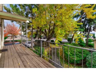 Photo #5: 22460168 Listing