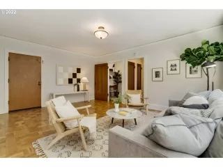 Photo #6: 22461883 Listing