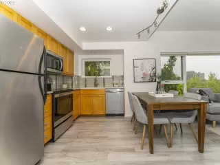 Photo #4: 22461891 Listing