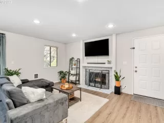Photo #4: 22462309 Listing 
