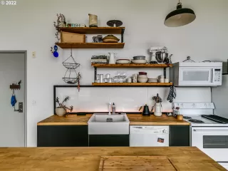 Photo #2: 22463976 Listing