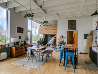 Photo #6: 22463976 Listing