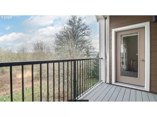 Photo #5: 22464452 Listing