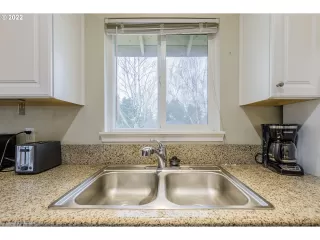 Photo #5: 22465034 Listing