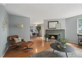 Photo #5: 22466085 Listing