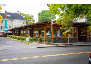 Photo #4: 22466129 Listing