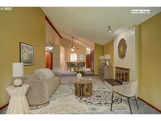 Photo #5: 22467165 Listing