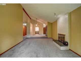 Photo #6: 22467165 Listing