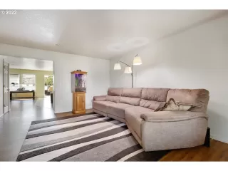 Photo #4: 22468039 Listing