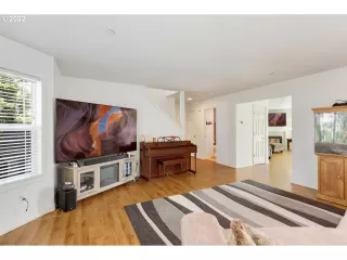 Photo #5: 22468039 Listing