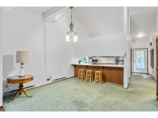 Photo #6: 22468159 Listing