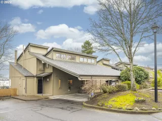 More Details about MLS # 22470463 : 704 N TOMAHAWK ISLAND DR