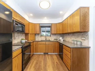 Photo #5: 22470463 Listing 