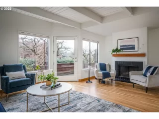 Photo #5: 22470926 Listing