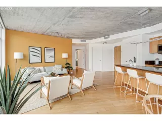 Photo #3: 22471449 Listing