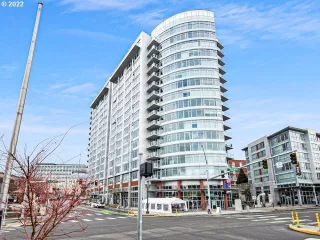 Photo #4: 22471449 Listing