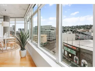 Photo #5: 22471449 Listing