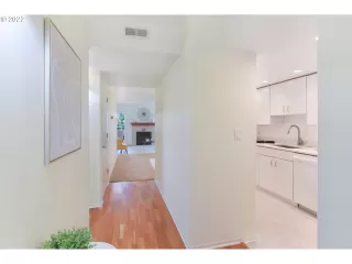 Photo #2: 22474569 Listing