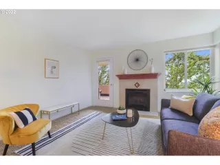 Photo #4: 22474569 Listing