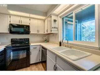 Photo #2: 22474651 Listing 