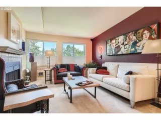 Photo #5: 22474870 Listing