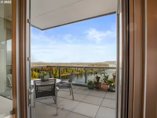 Photo #5: 22475059 Listing