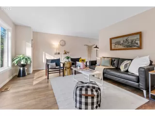 Photo #2: 22476481 Listing